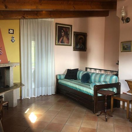 B&B La Rosa Salernes Extérieur photo