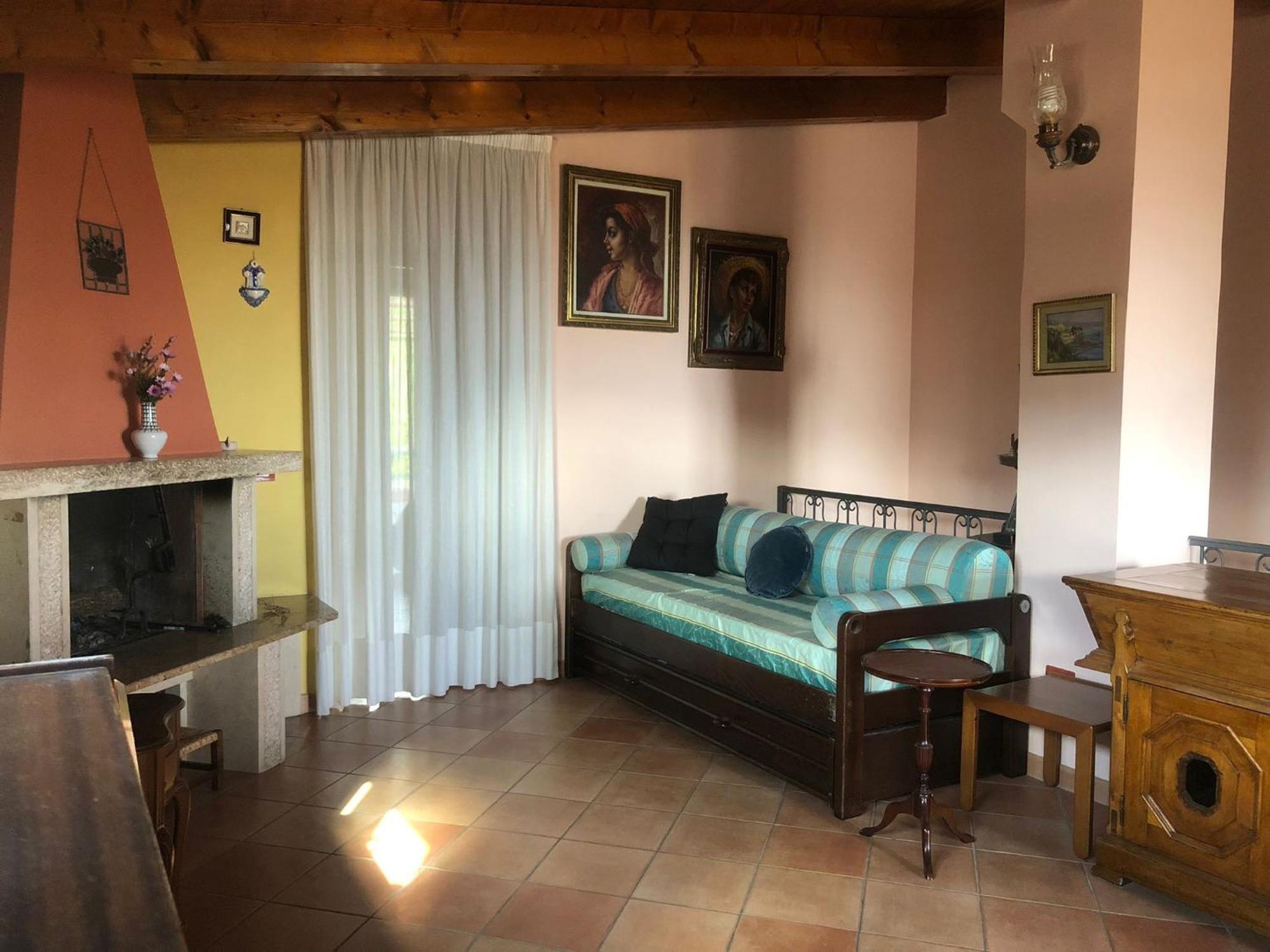 B&B La Rosa Salernes Extérieur photo