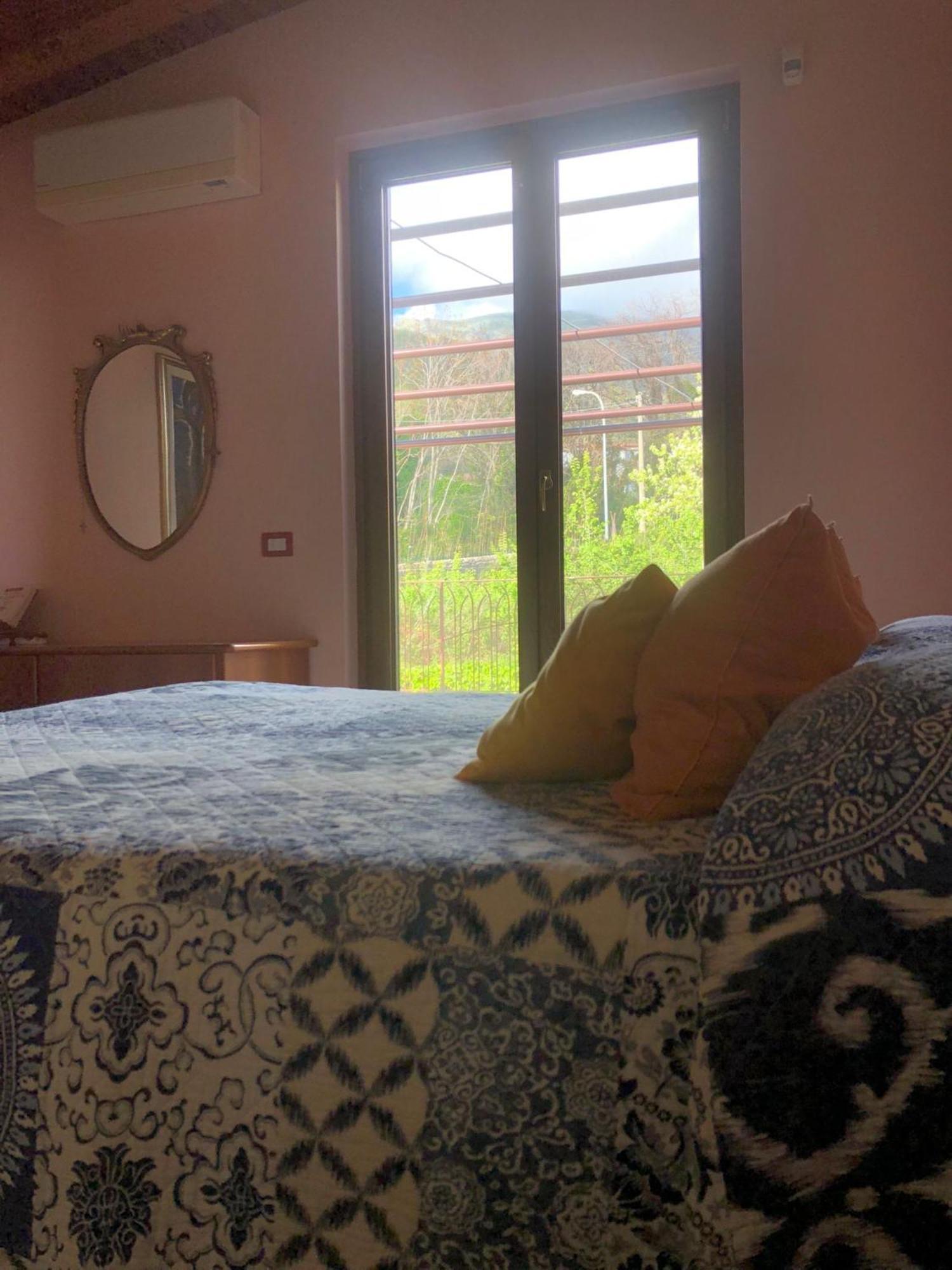 B&B La Rosa Salernes Extérieur photo